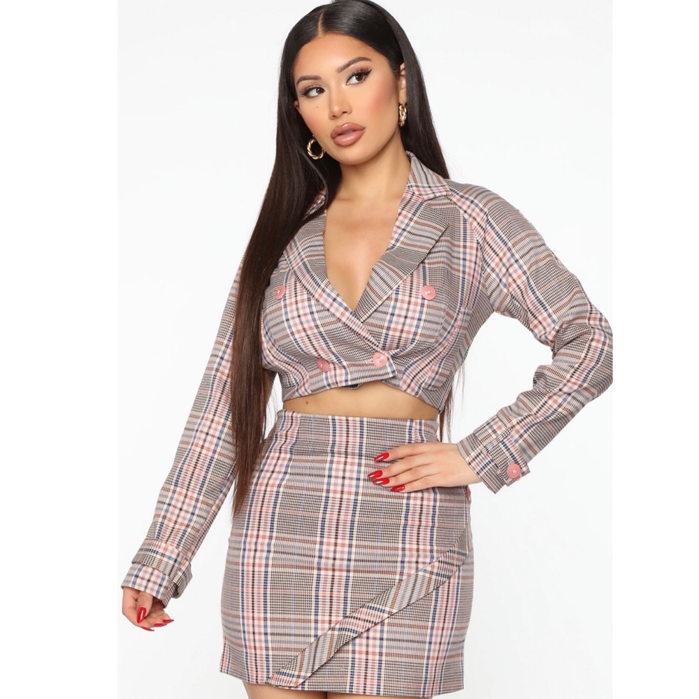 NWT - Fashion Nova “All Plaid Out” Cropped Blazer – Pink